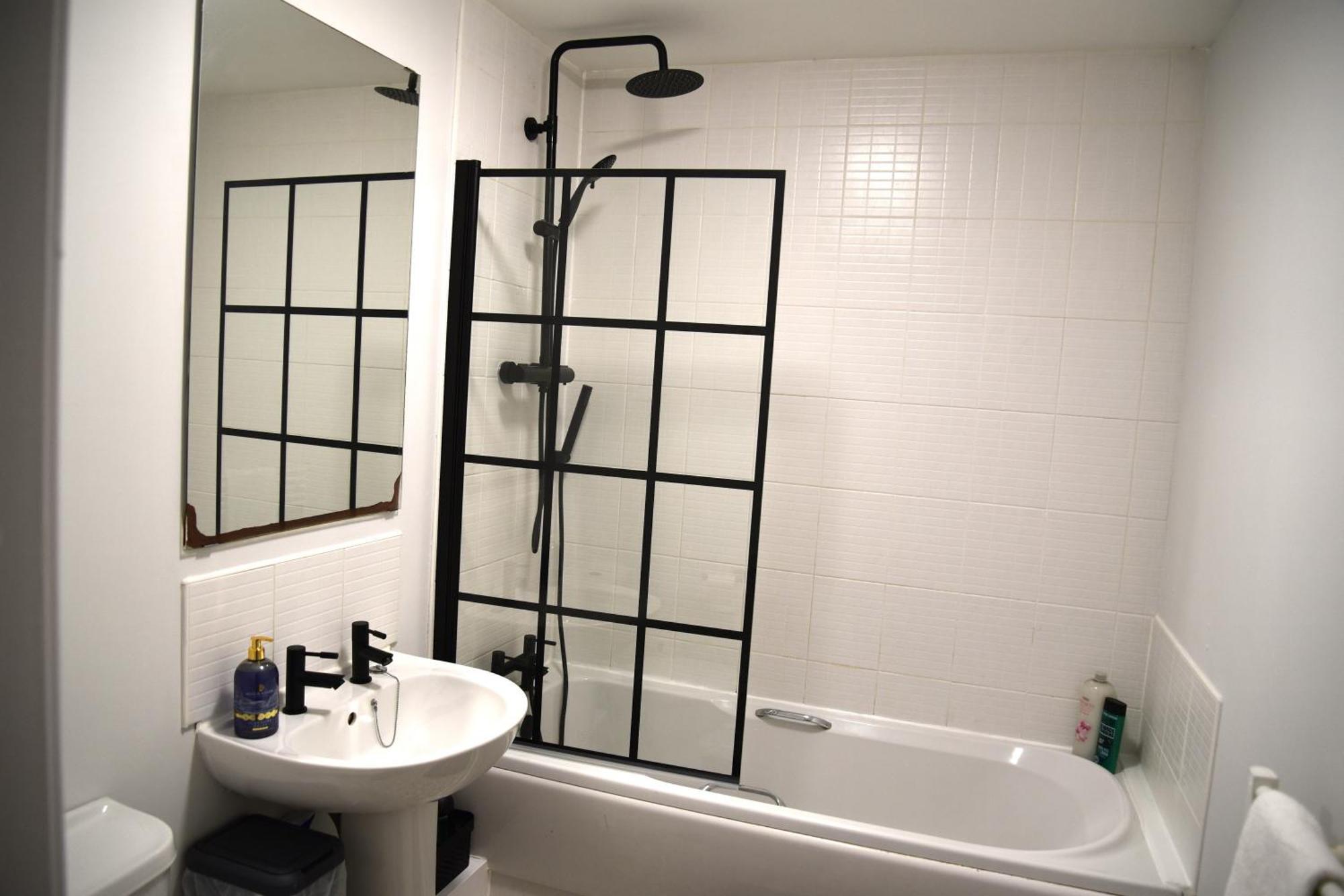 Spacious 1 Bedroom Apartment In Wigan Shevington Luaran gambar